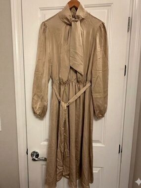 Lyaner Champagne Satin Mock Neck Tie-Waist Long Sleeve Midi Dress Size M